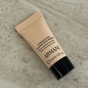 5/25✨luminous silk illuminating primer Giorgio Armani